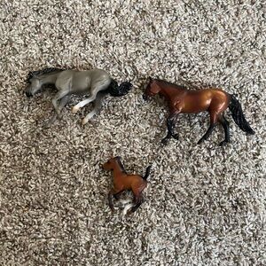 Breyer Surprise Foal Set